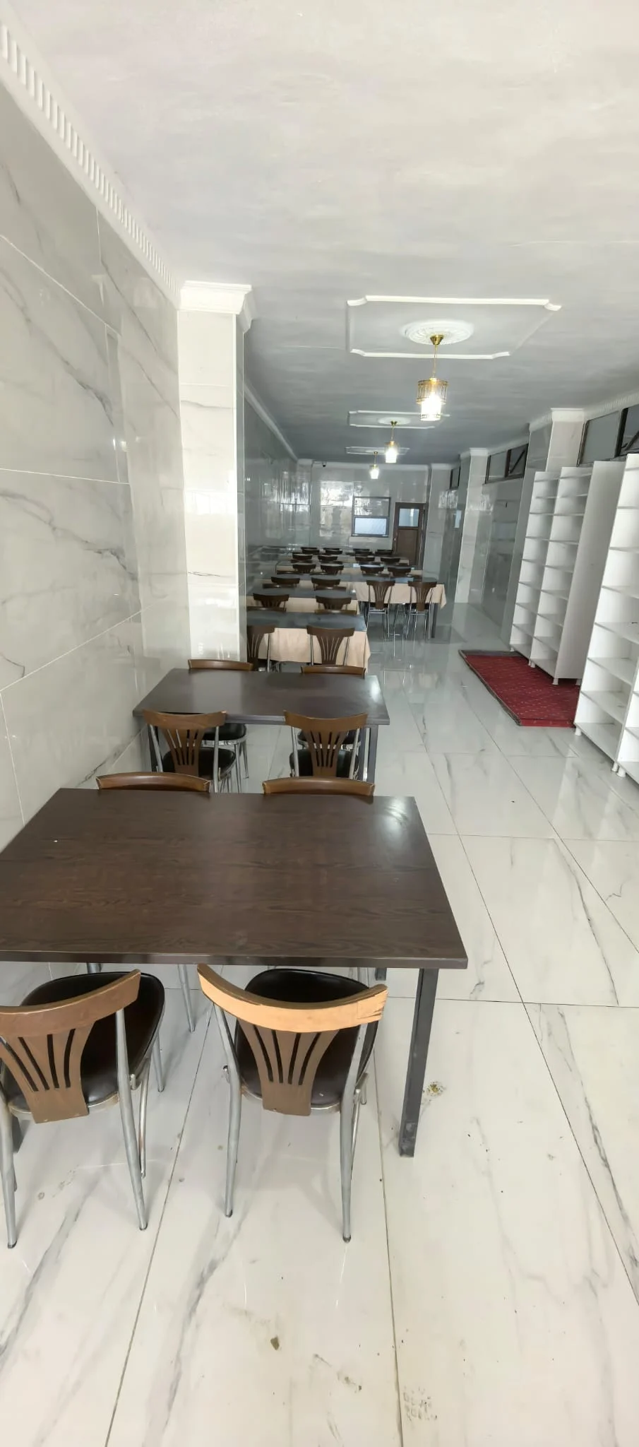 Erkekler Yemekhanesi