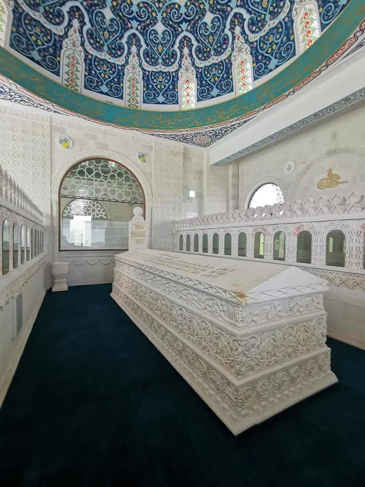 Üzeyir Aleyhisselam Kabri ve Türbe İçi